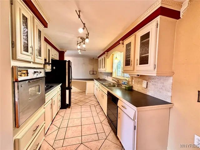 $297,500 | 1700 Southwestern Boulevard, West Seneca, NY 14224