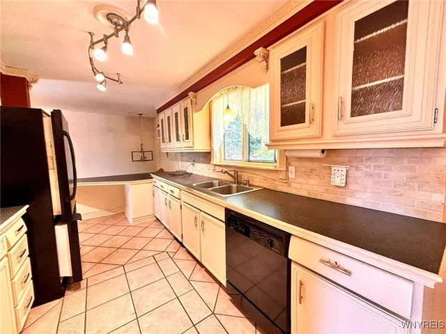 $297,500 | 1700 Southwestern Boulevard, West Seneca, NY 14224