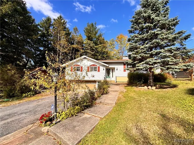 $297,500 | 1700 Southwestern Boulevard, West Seneca, NY 14224