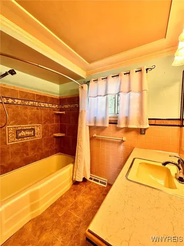 $297,500 | 1700 Southwestern Boulevard, West Seneca, NY 14224