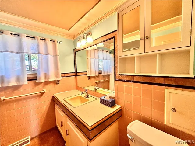 $297,500 | 1700 Southwestern Boulevard, West Seneca, NY 14224