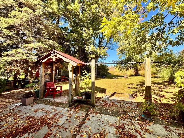 $297,500 | 1700 Southwestern Boulevard, West Seneca, NY 14224