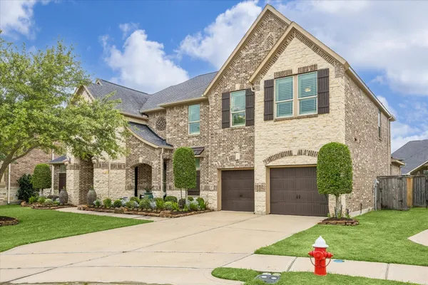 $945,000 | 3411 Cactus Branch Court, Houston, TX 77059