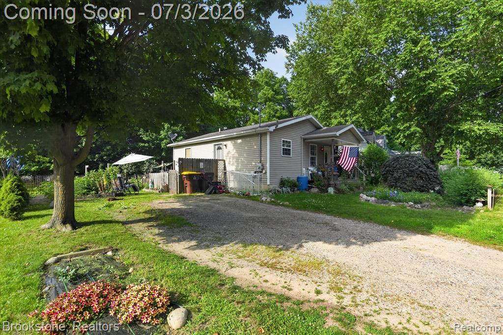 407 East Elizabeth Street Eaton Rapids, MI 48827 - Photo 3 of 29