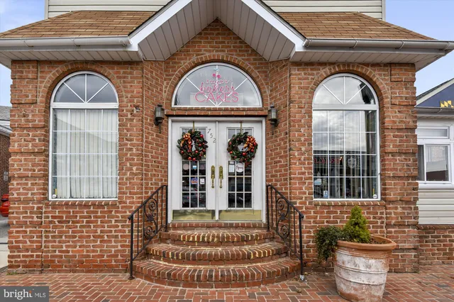 a car parked in front of a building