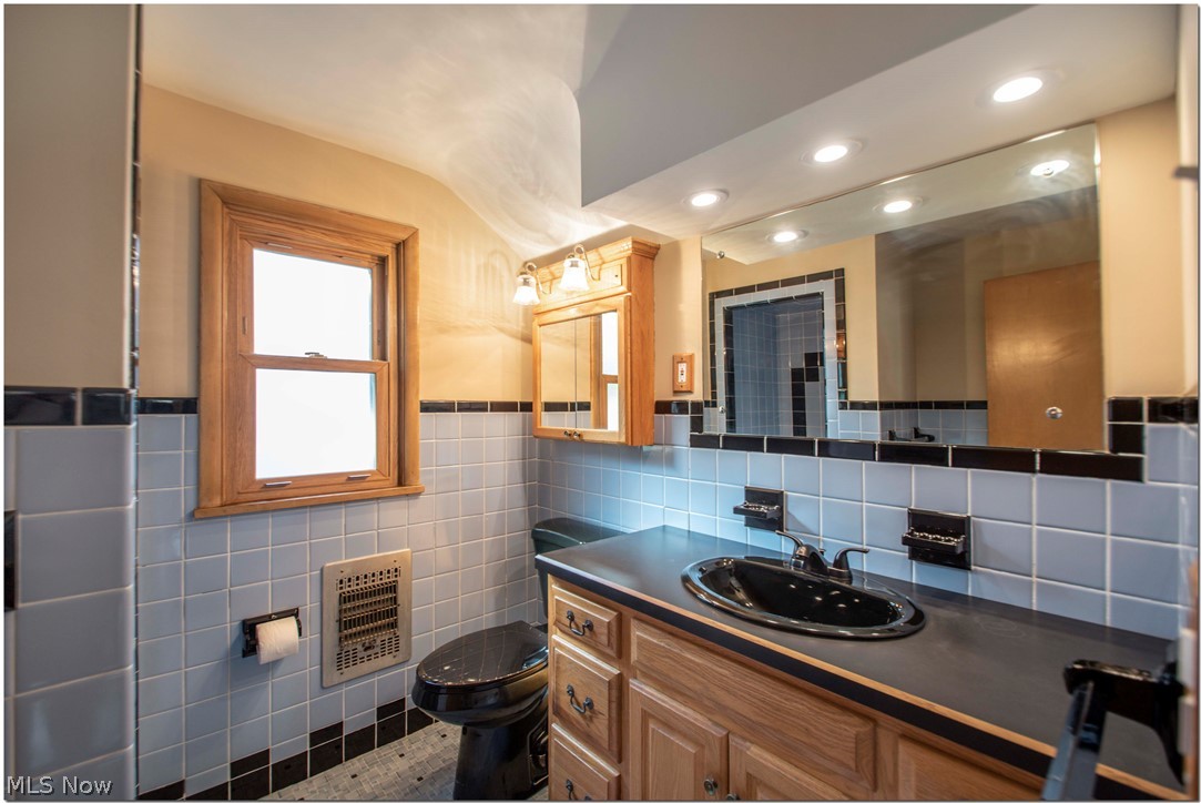1348 Argonne Road Cleveland, OH 44121 - Photo 19 of 24 Gallery Image 19