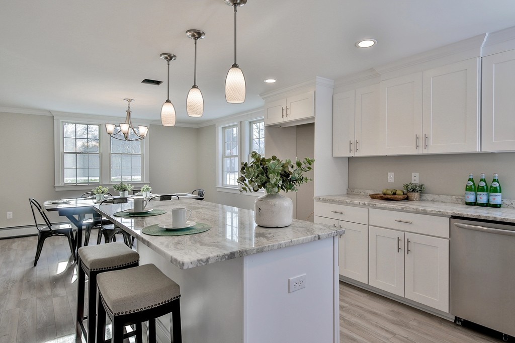 26 Fayette Road Bedford, MA 01730 - Photo 3 of 26 Gallery Image 3