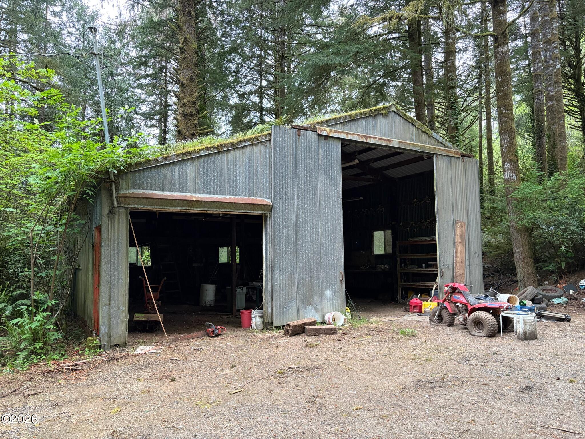 1916 Northeast Wagon Road Toledo, OR 97391 - Photo 4 of 33
