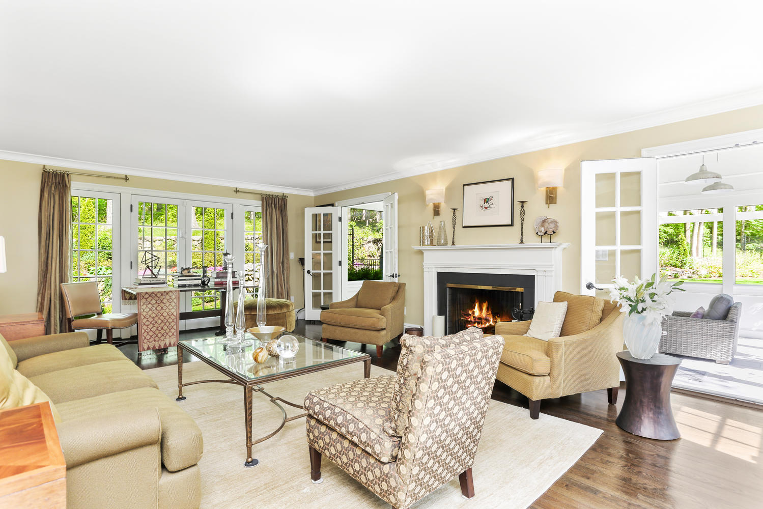 45 Ogden Road New Canaan, CT 06840 - Photo 4 of 42 45 Ogden Rd New Canaan CT-large-025-026-