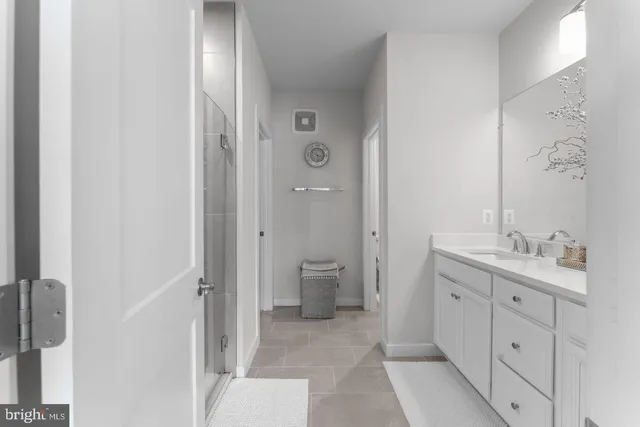 $2,999 | 43785 Transit Square, Ashburn, VA 20147