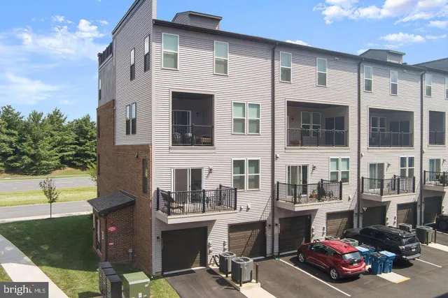 $2,999 | 43785 Transit Square, Ashburn, VA 20147