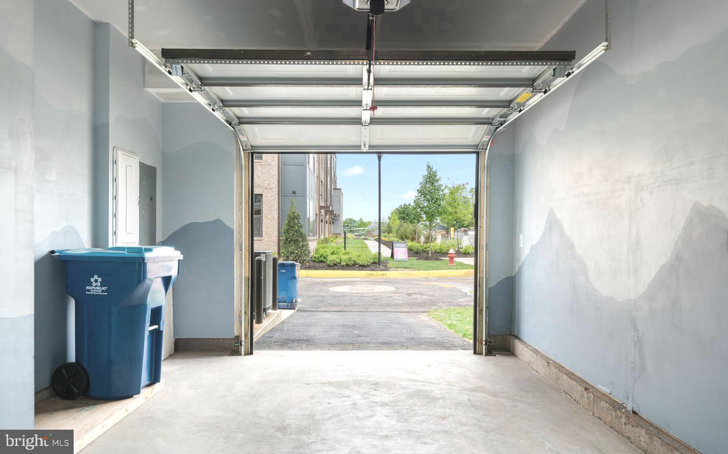 43785 Transit Square Ashburn, VA 20147 - Photo 35 of 40 a view of a hallway with furniture and a window