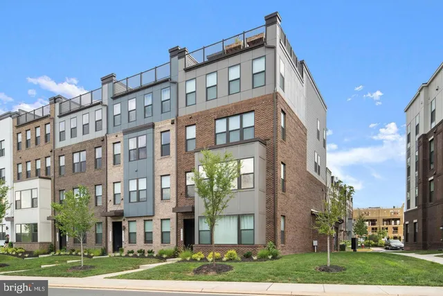 $2,999 | 43785 Transit Square, Ashburn, VA 20147