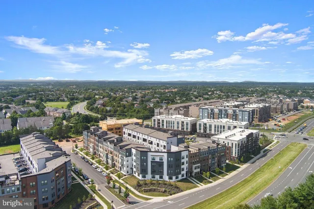 $2,999 | 43785 Transit Square, Ashburn, VA 20147
