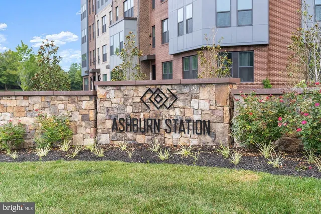 $2,999 | 43785 Transit Square, Ashburn, VA 20147