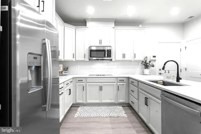 $2,999 | 43785 Transit Square, Ashburn, VA 20147