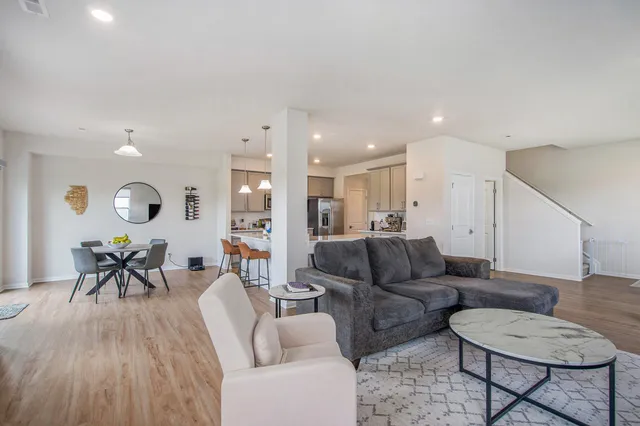 $400,000 | 1206 Salt Springs Drive, Saline, MI 48176