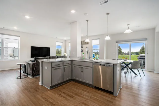 $400,000 | 1206 Salt Springs Drive, Saline, MI 48176