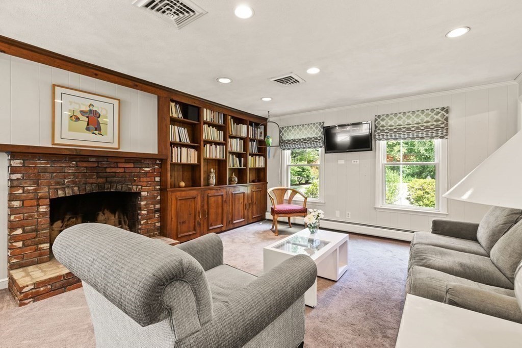 149 Brook Road Sharon, MA 02067 - Photo 21 of 42 Gallery Image 21