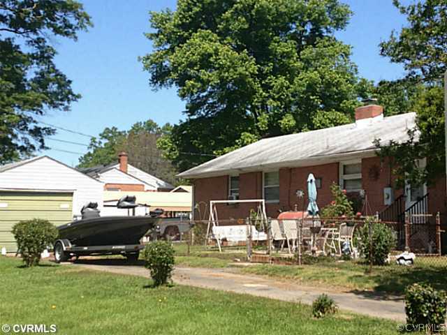 411 East Huntsman Road Sandston, VA 23150 - Photo 2 of 2 Exterior Back