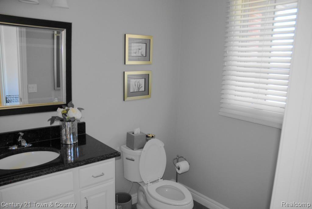2947 South Addison Circle Rochester, MI 48306 - Photo 42 of 54 1st Floor Lav