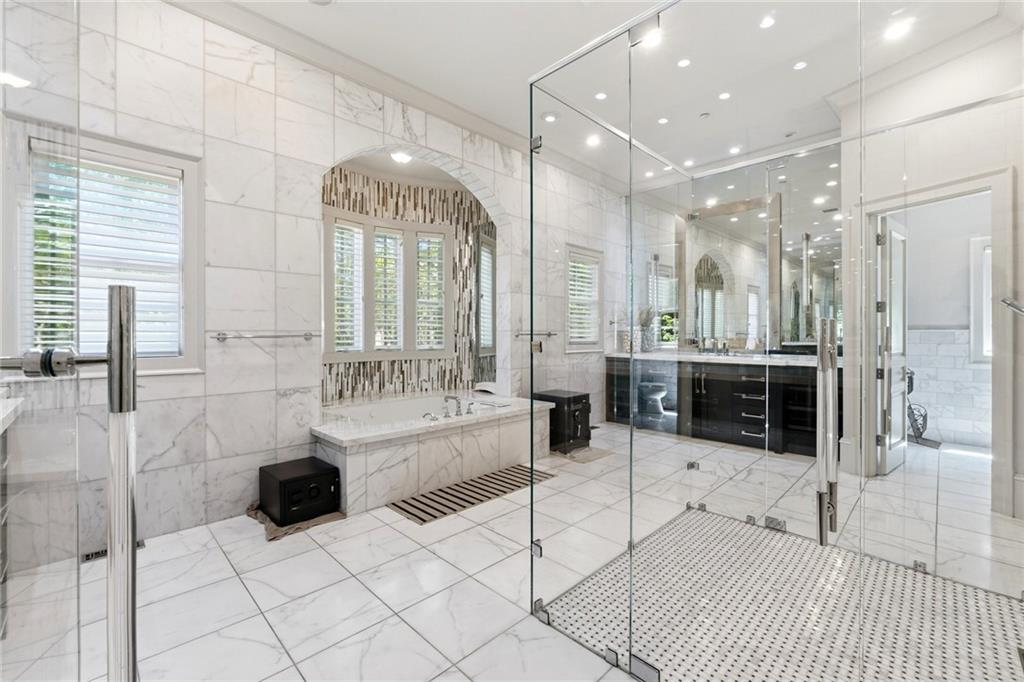 218 Londonberry Road Northwest Atlanta, GA 30327 - Photo 40 of 81