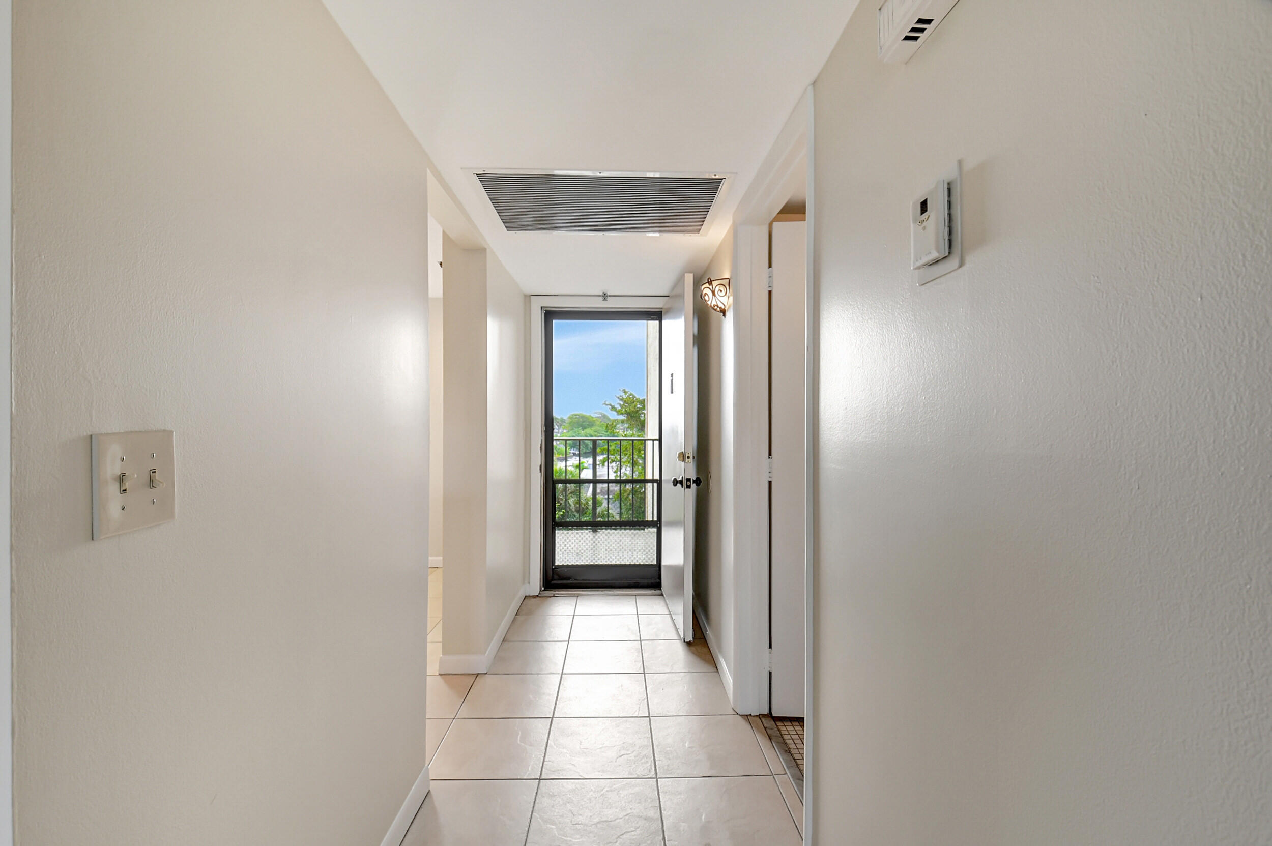 21 Royal Palm Way, Unit 504 Boca Raton, FL 33432 - Photo 4 of 48 03_dsc_2068