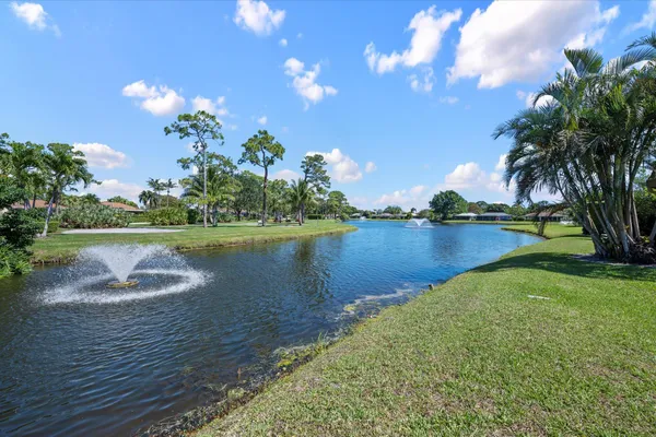 $8,000 | 13297 Garth Court, Palm Beach Gardens, FL 33418