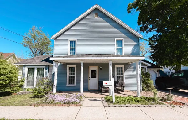 $214,900 | 218 Lincoln Street, Rensselaer, IN 47978