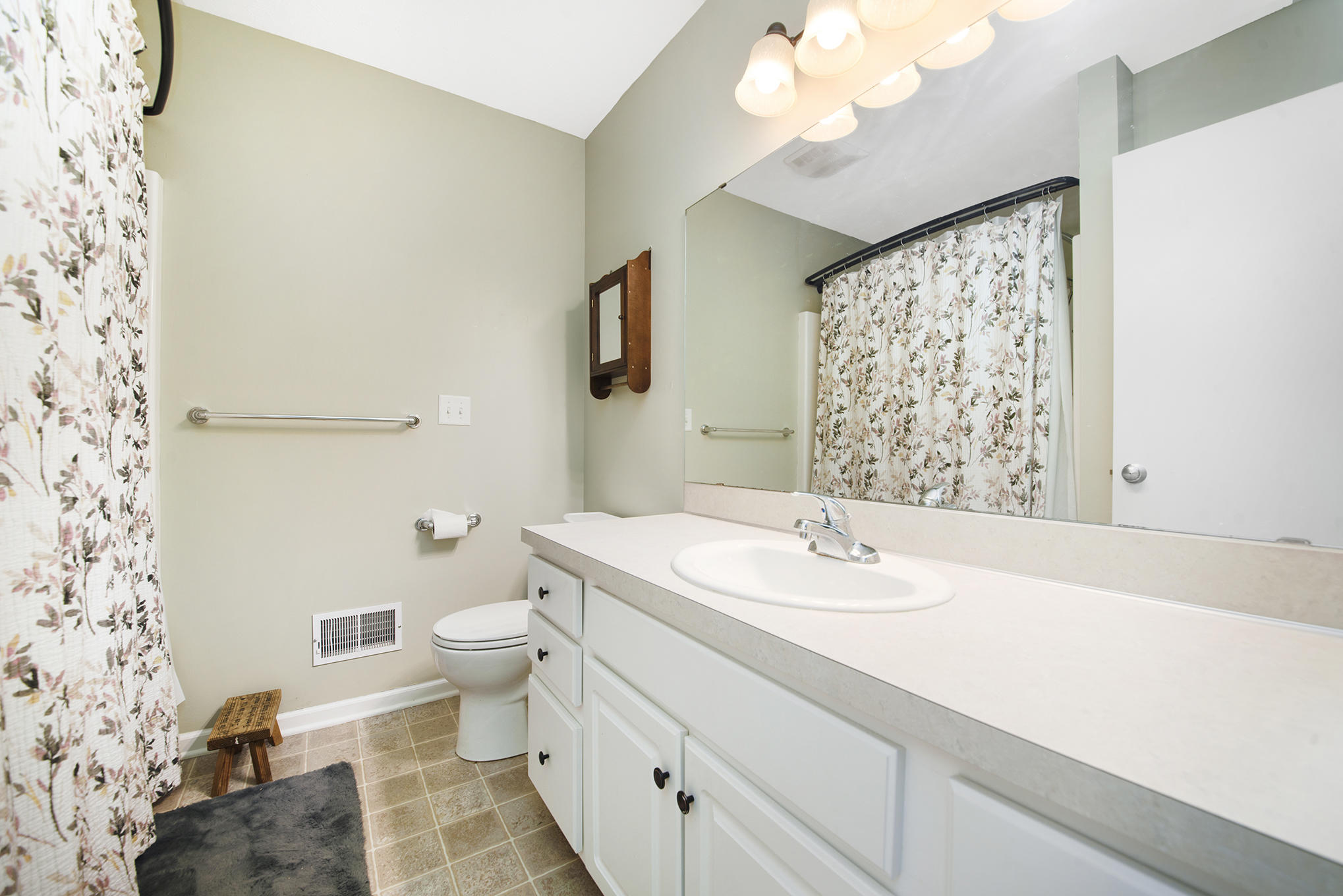 136 Irving Road, Unit #5 Middleville, MI 49333 - Photo 10 of 15 _DSC0676.