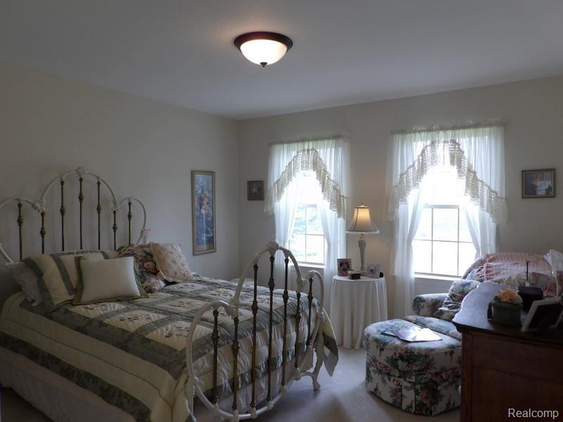 27609 King Road Romulus, MI 48174 - Photo 44 of 67 100_2691.jpg