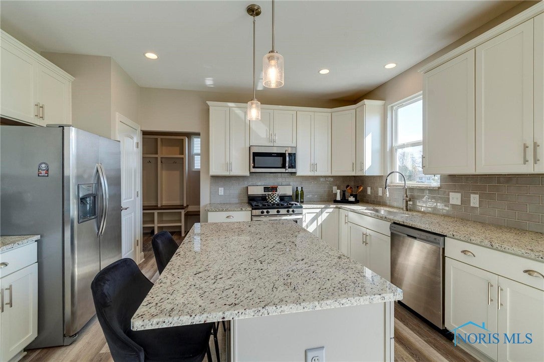 1007 Stoneleigh Road Perrysburg, OH 43551 - Photo 16 of 43 Gallery Image 16