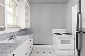 $1,599 | 2102 Brackenridge Street, Unit B, Austin, TX 78704