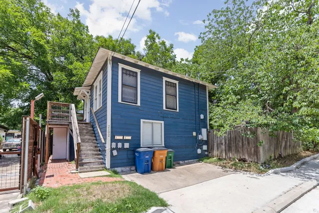 $1,599 | 2102 Brackenridge Street, Unit B, Austin, TX 78704