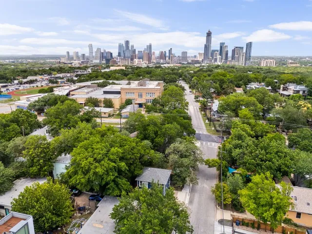 $1,599 | 2102 Brackenridge Street, Unit B, Austin, TX 78704