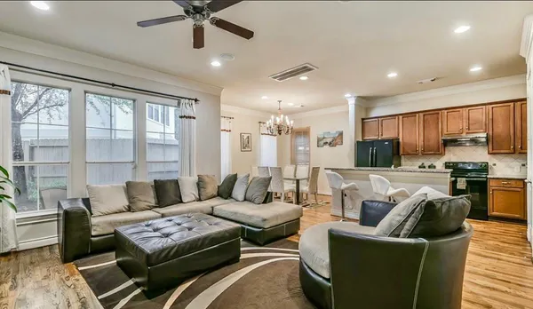 $2,950 | 9607 Pemberton Trace, Houston, TX 77025
