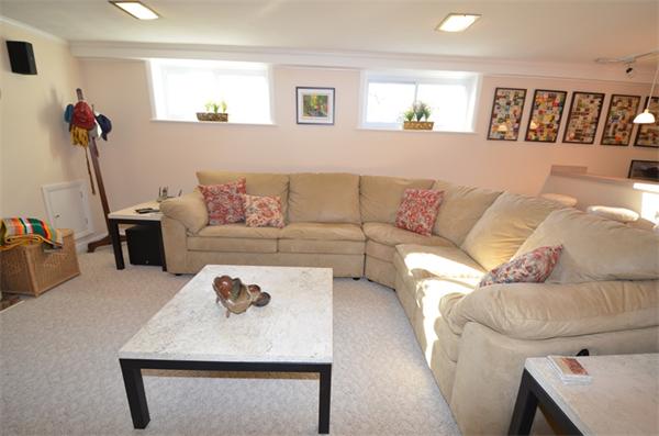 101 Oldham Road Newton, MA 02465 - Photo 16 of 30