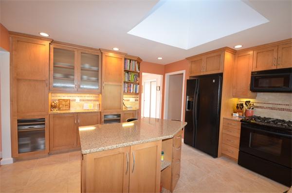 101 Oldham Road Newton, MA 02465 - Photo 4 of 30