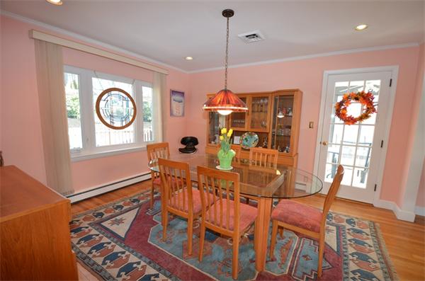 101 Oldham Road Newton, MA 02465 - Photo 6 of 30