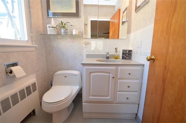 101 Oldham Road Newton, MA 02465 - Photo 10 of 30