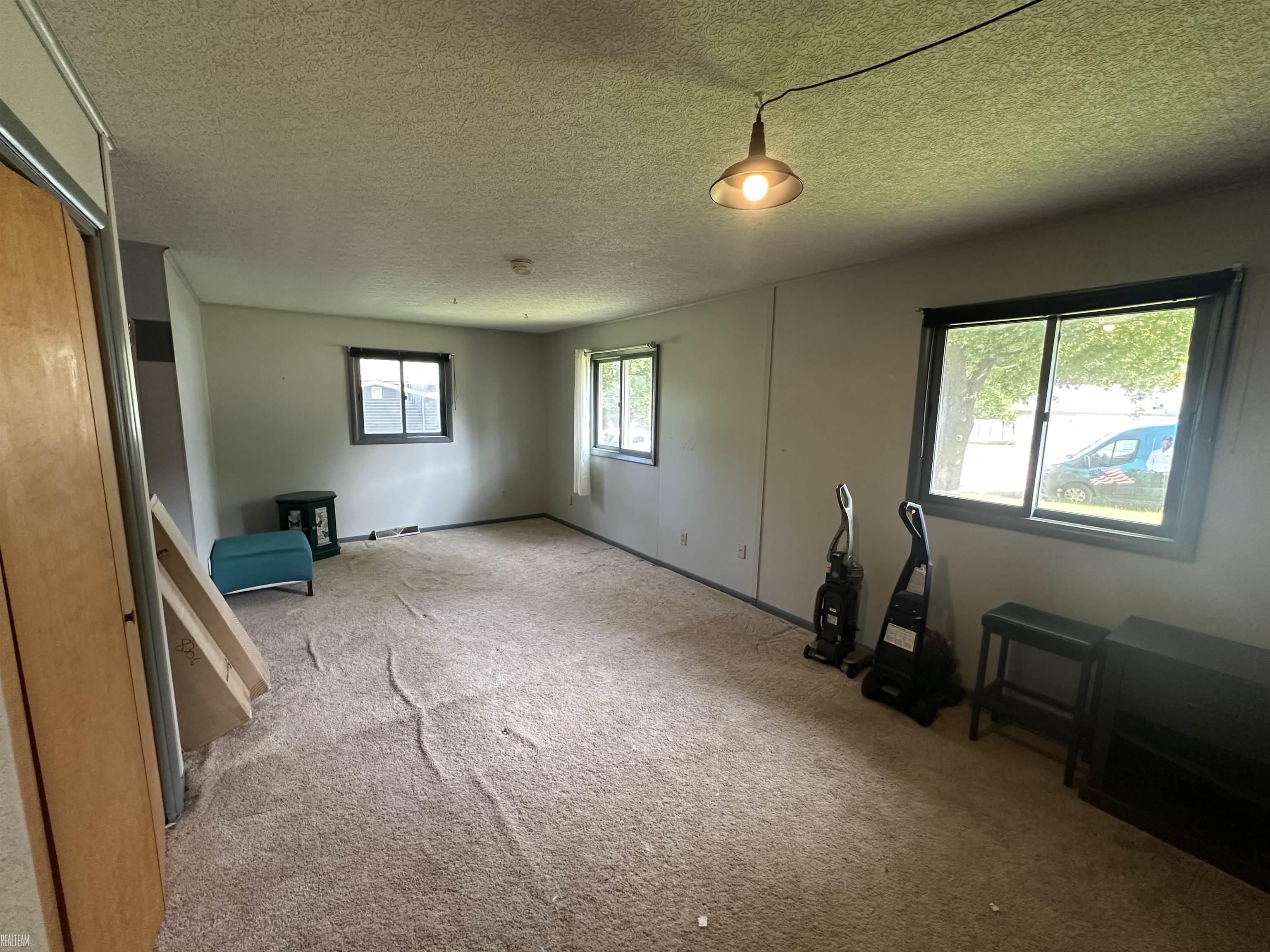 228 Indian Road Battle Creek, MI 49017 - Photo 17 of 42