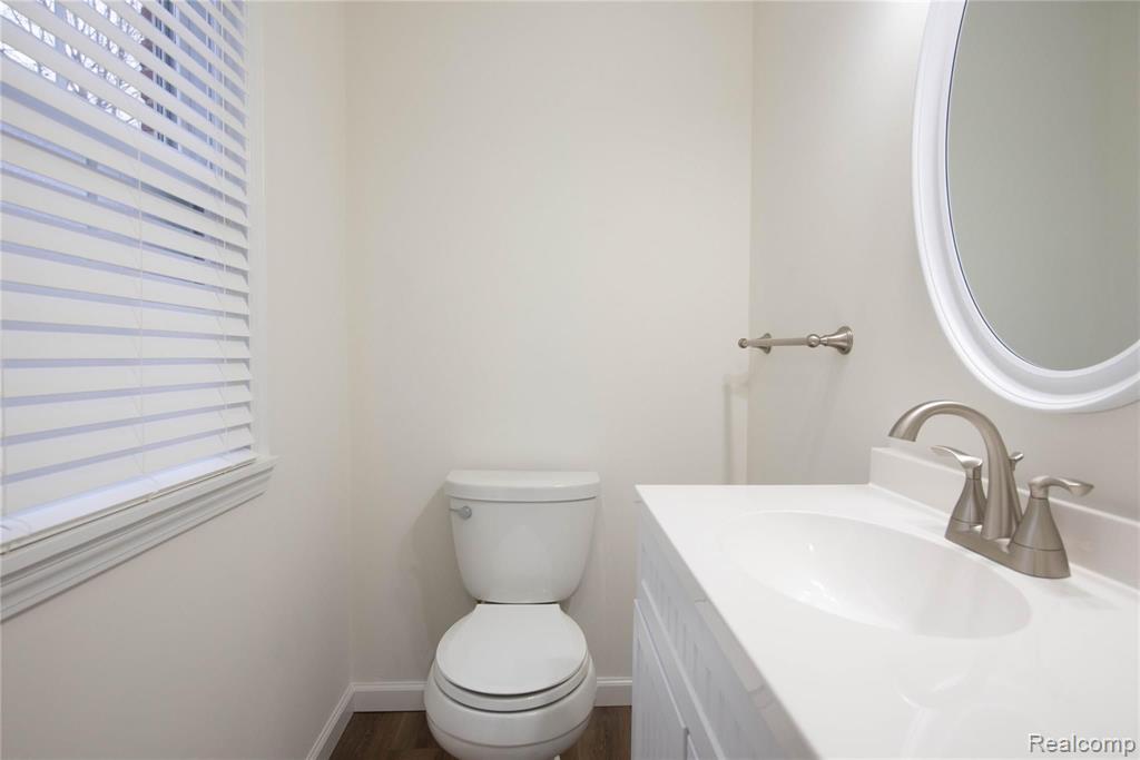 1699 Littlestone Road Grosse Pointe Woods, MI 48236 - Photo 26 of 54