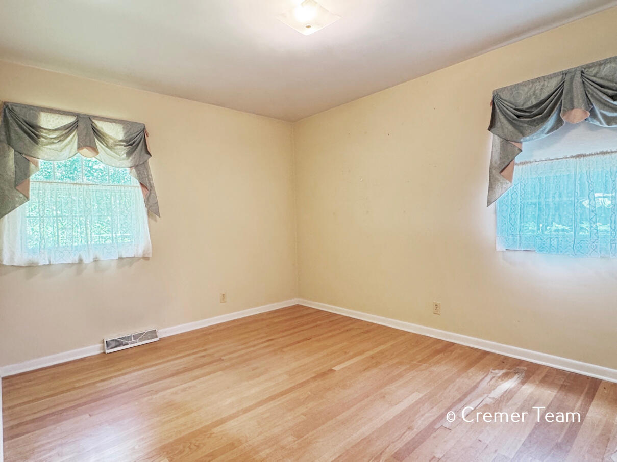 9068 Victor Avenue Jenison, MI 49428 - Photo 20 of 30 Bedroom #2 View 1