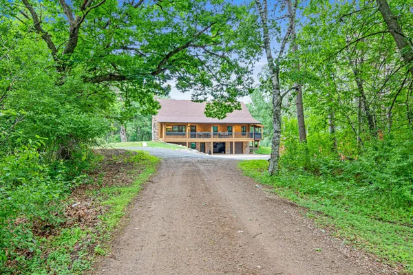 $829,900 | 11669 Dellwood Road, Stillwater, MN 55082