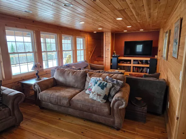 $899,900 | 2171 Duck Pond Road, Barton, VT 05822