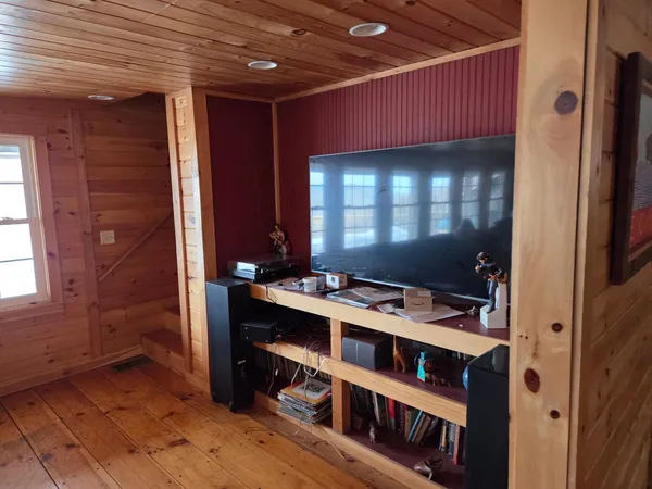 $899,900 | 2171 Duck Pond Road, Barton, VT 05822