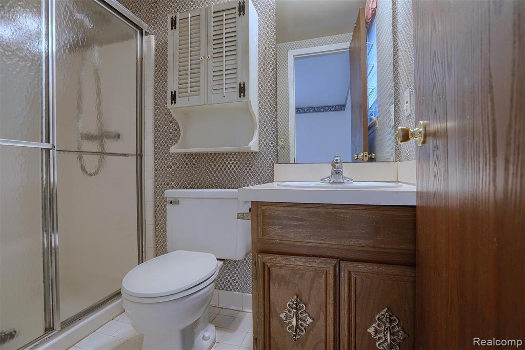 2049 Cumberland Road Rochester Hills, MI 48307 - Photo 19 of 33