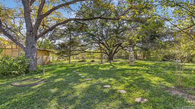 $269,000 | 1508 E Street, Floresville, TX 78114