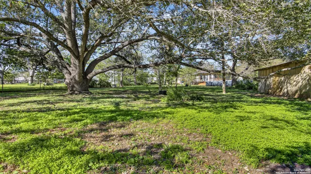 $269,000 | 1508 E Street, Floresville, TX 78114