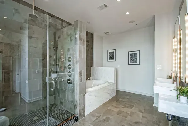 $14,000 | 801 St Joseph Street, Unit PH1, New Orleans, LA 70113